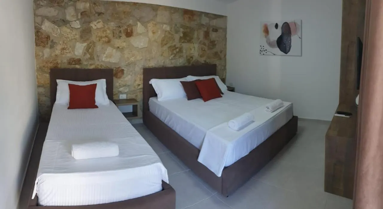 Guest house Mezzanine Bay Hotel Himare Albania