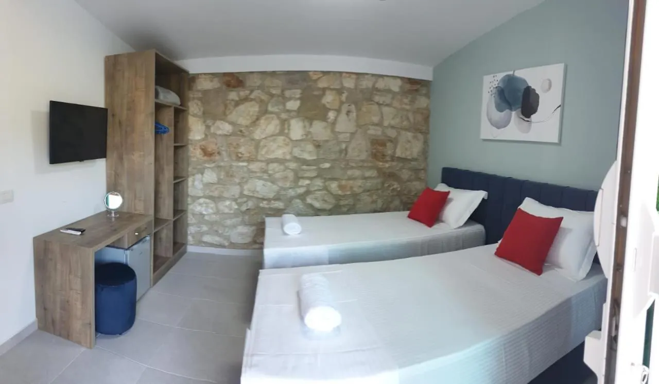 Mezzanine Bay Hotel Himare
