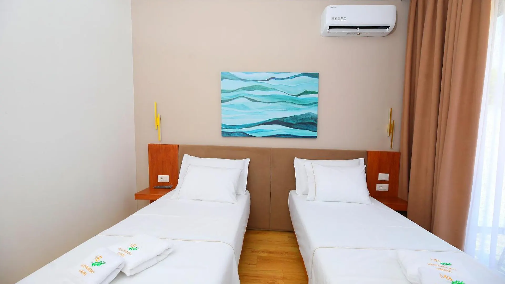 Mezzanine Bay Hotel Himare Guest house