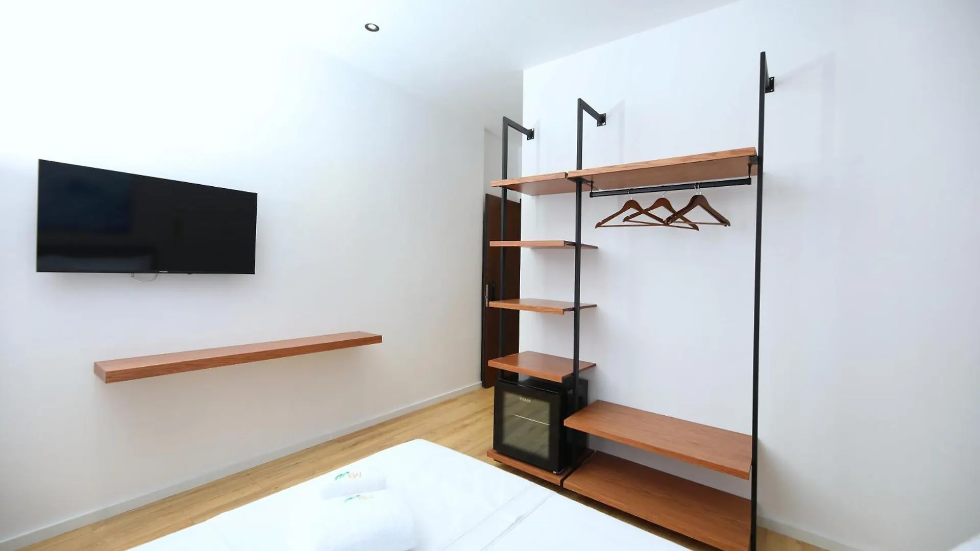 Hotel Mezzanine Bay Himare 0*,