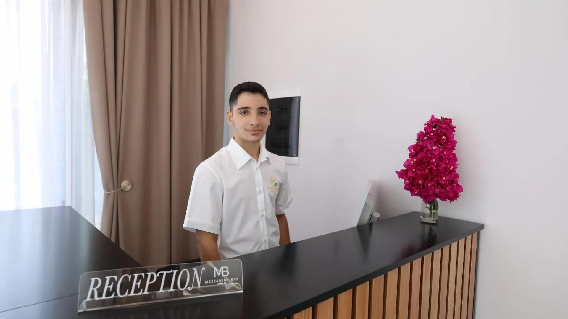 Hotel Mezzanine Bay Himarë 0*,  Albanien